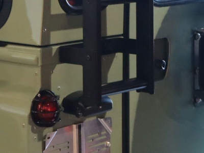 Front Runner Heckleiter 2-teilig für LR Defender - LALD009