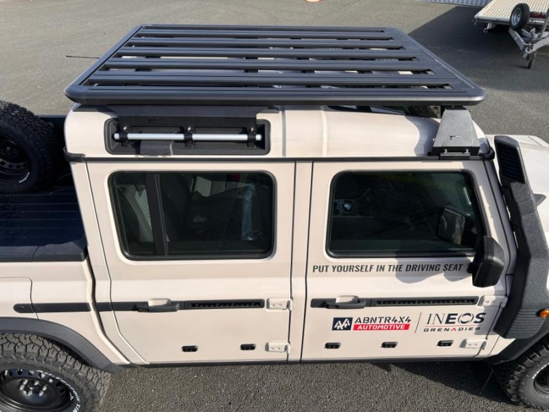 Rhino Rack Pioneer NG Plattform für Ineos Quartermaster - 1828 x 1426 mm - inkl. Backbone