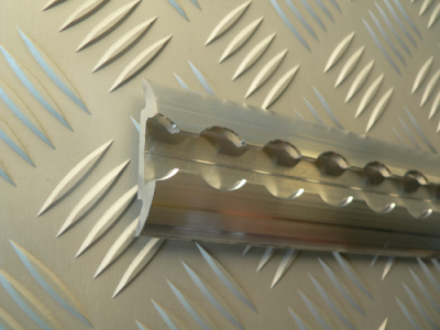 Zurrschiene / Systemschiene Alu halbrund standard (50 x 11 mm)